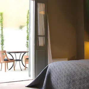 https://nos-cachettes.fr-provencehotel.com