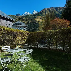 https://apartment-triolet-jardin.hotels-rhonealpes.com