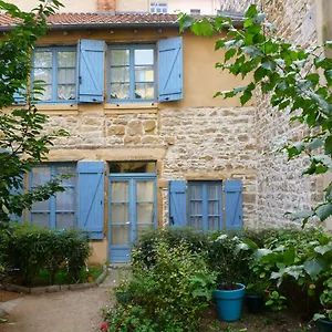https://la-marionnette-du-plateau.hotels-rhonealpes.com